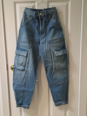 MOTHER Women's Relaxed Cargo Jeans in Light Blue Denim